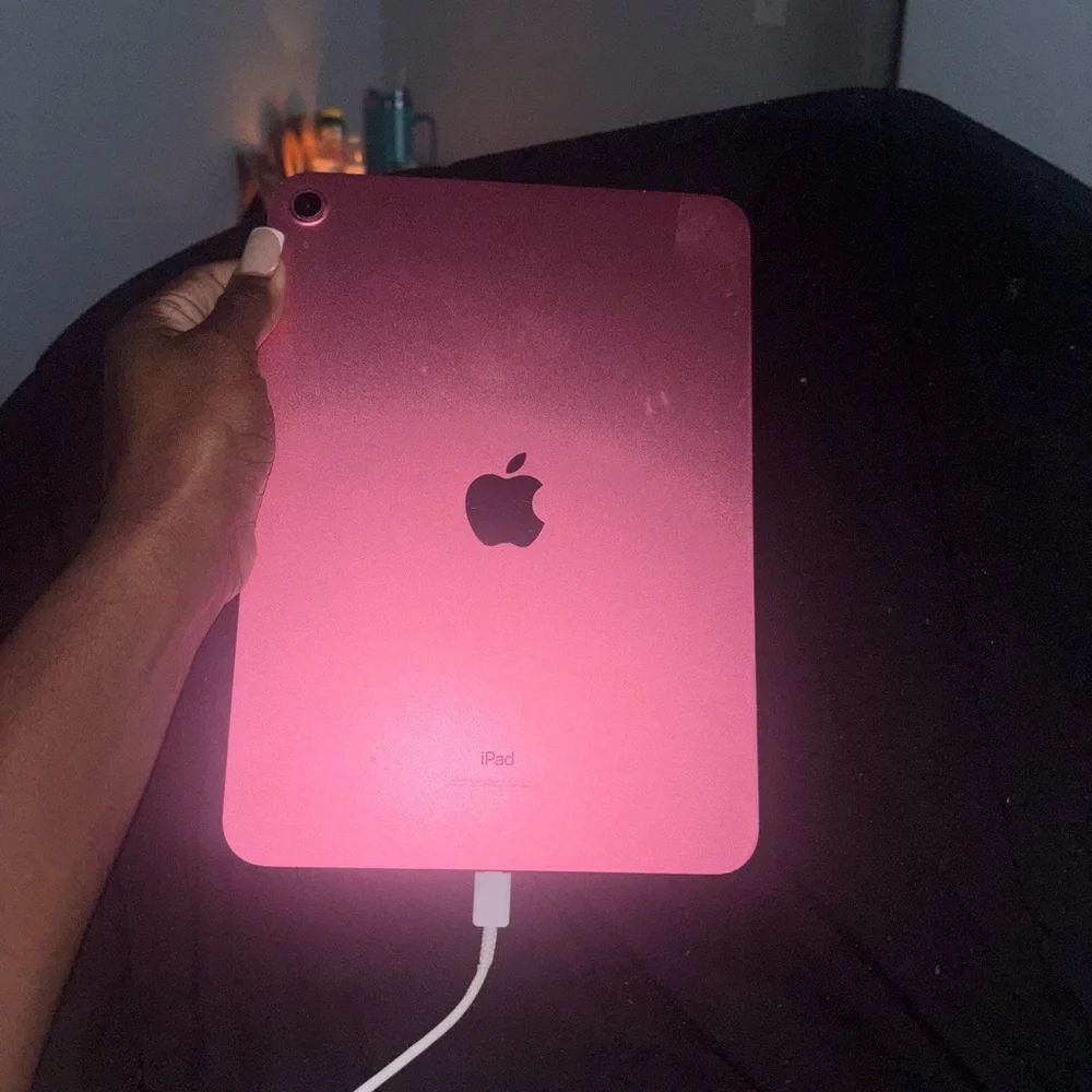 Apple Tablet - Black Frame